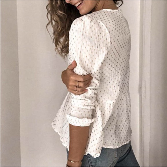 Romantic v neck   blouse - Picture 2 of 4